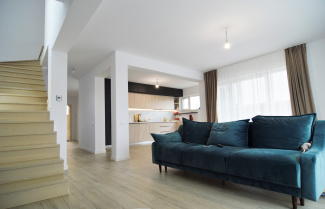 VC5 110213 - House 5 rooms for sale in Floresti