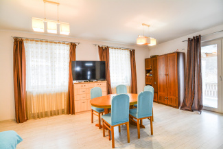 VC6 115299 - Casa 6 camere de vanzare in Floresti