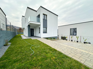 VC4 148892 - Casa 4 camere de vanzare in Floresti