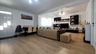 VC4 150339 - Casa 4 camere de vanzare in Floresti