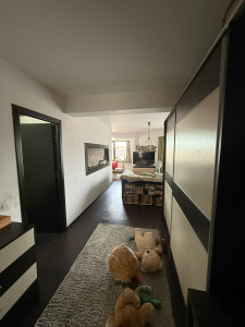 VA4 150429 - Apartament 4 camere de vanzare in Floresti