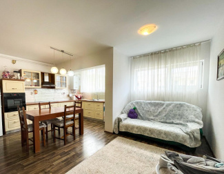 VA3 152981 - Apartament 3 camere de vanzare in Floresti
