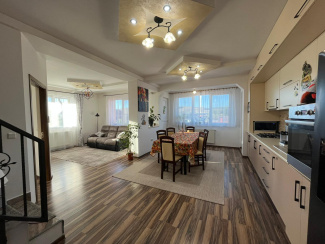 VA4 156398 - Apartament 4 camere de vanzare in Floresti