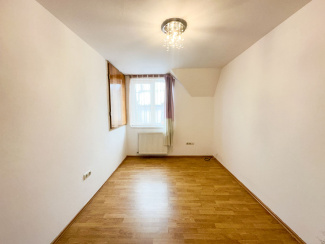 IC4 158153 - Casa 4 camere de inchiriat in Europa, Cluj Napoca