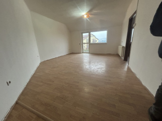 VA1 158280 - Apartament o camera de vanzare in Floresti