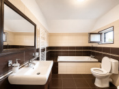 VC6 161639 - Casa 6 camere de vanzare in Floresti