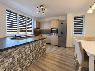 VC5 163354 - House 5 rooms for sale in Floresti