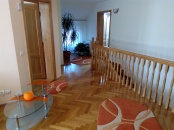VC6 55096 - House 6 rooms for sale in Floresti