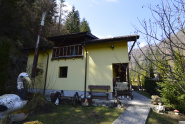 VC9 82863 - Casa 9 camere de vanzare in Sat Cerc, Valea Ierii